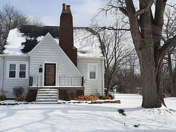 350 N 9th St, Lewiston, NY 14092