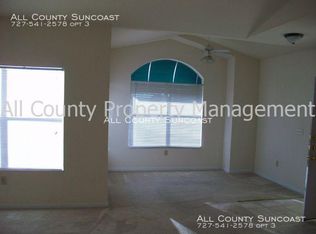 8307 Columns Cir, Seminole, FL 33772
