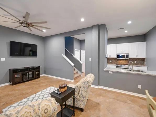 746 San Jacinto Cir, Baytown, TX 77521