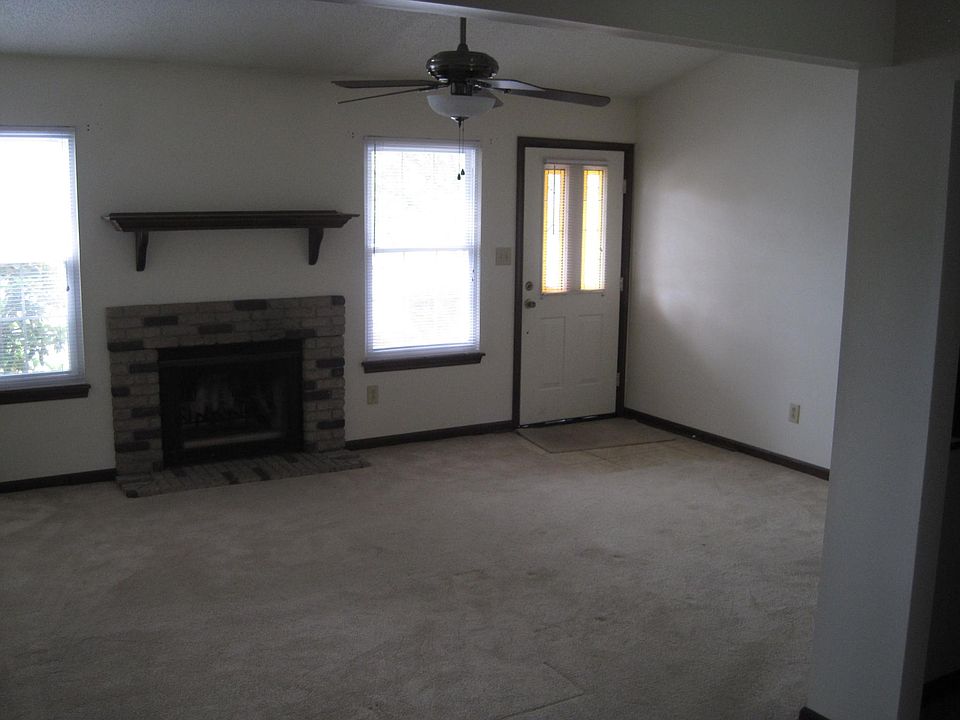 1st image of 3934 Buchanan Dr