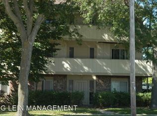 4051 S Packard Ave APT 7, Saint Francis, WI 53235
