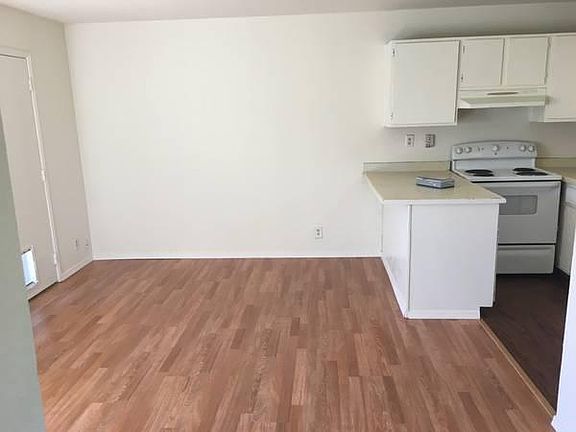2nd image of 1365 Sunny Ct #3