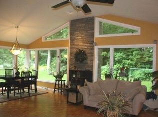 126 Maplewood Dr, Glenville, NY 12302