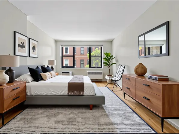 313 E 84th St APT 3A, New York, NY 10028