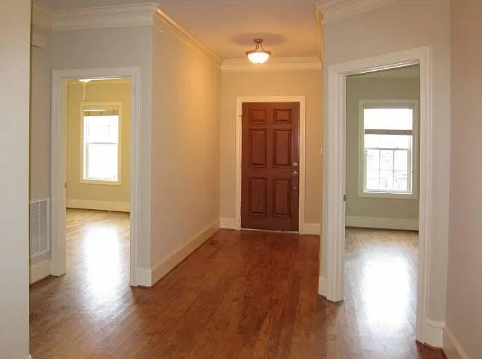 5 bed, 2000 sqft, $5,475 — Photo 2