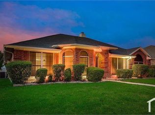 2421 Buckeye Dr, Mesquite, TX 75181