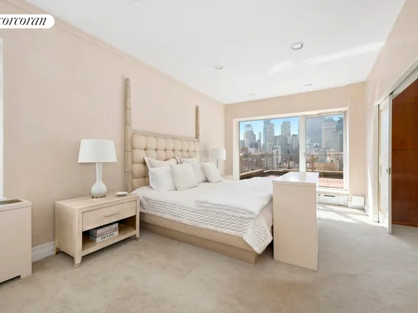 880 5th Avenue image 5 of 11