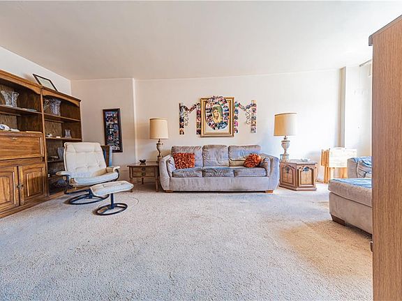 2nd image of 2928 W 5th St #20G