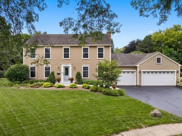 1483 Allen Ln, Saint Charles, IL 60174