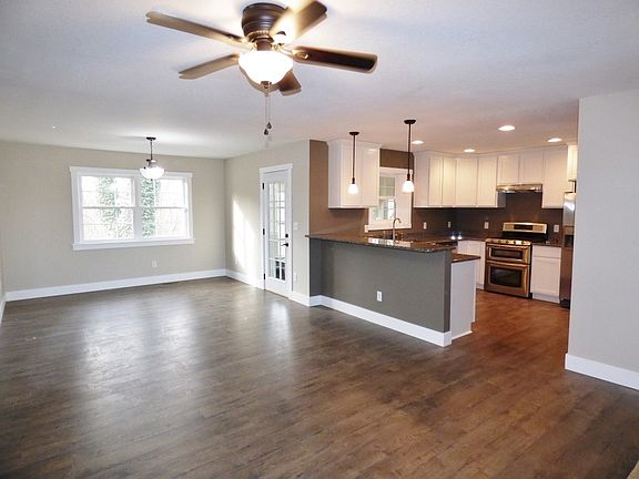Open kit/dining/living area