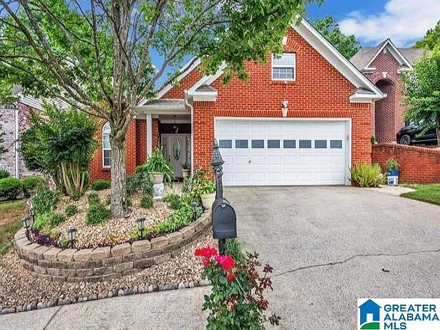3025 English Oaks Cir