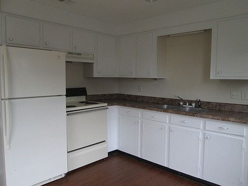 2nd image of 117 Cambridge Dr