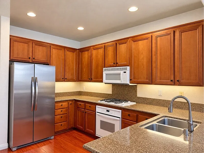 3 bed, 3.0 bath, 1478 sqft, $4,300 — Photo 2