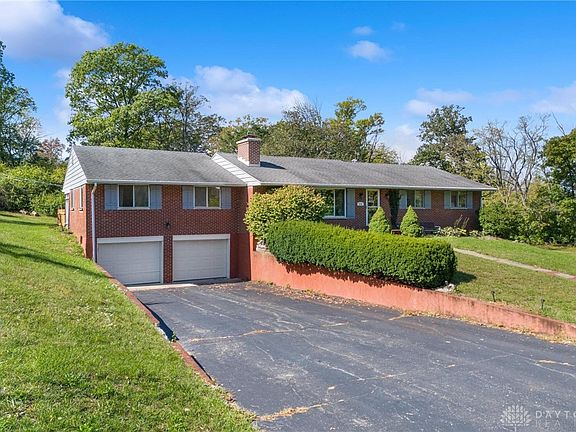 3rd image of 215 Sheldon Dr