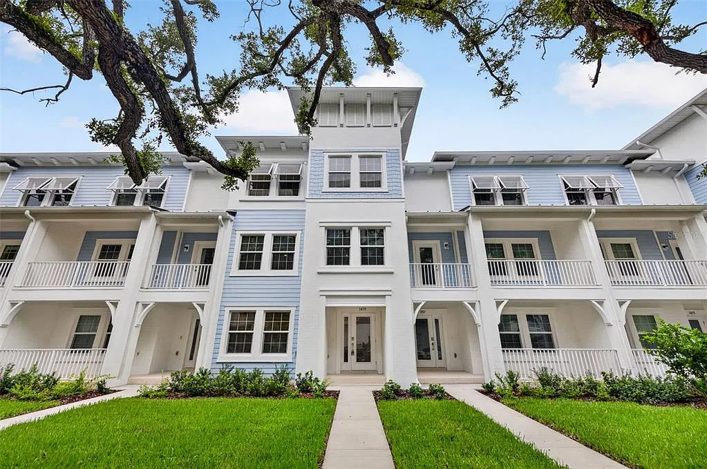 4 bed, 3.5 bath, 2410 sqft, $6,000 — Photo 1