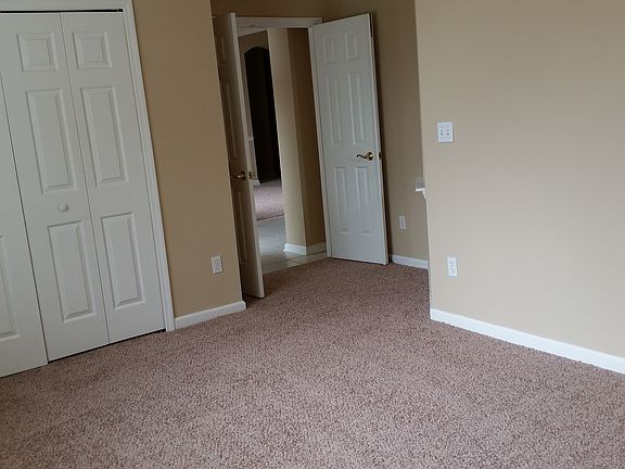 3rd image of 562 Oakmont Dr