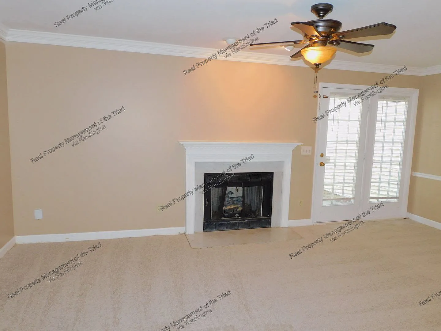 2 bed, 2.5 bath, 1300 sqft, $1,595 — Photo 2