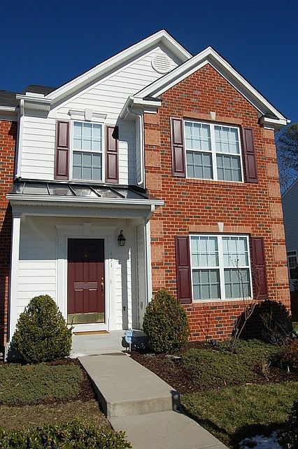 1st image of 431 Kingscote Ln