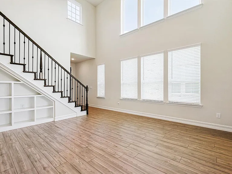 2806 Henson Ln — Photo 9