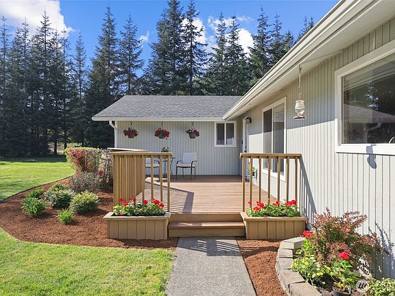 4th image of 428 142nd Avenue SW