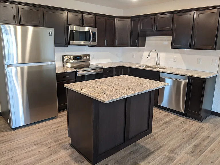 3149 Gateway Dr #5 — Photo 1