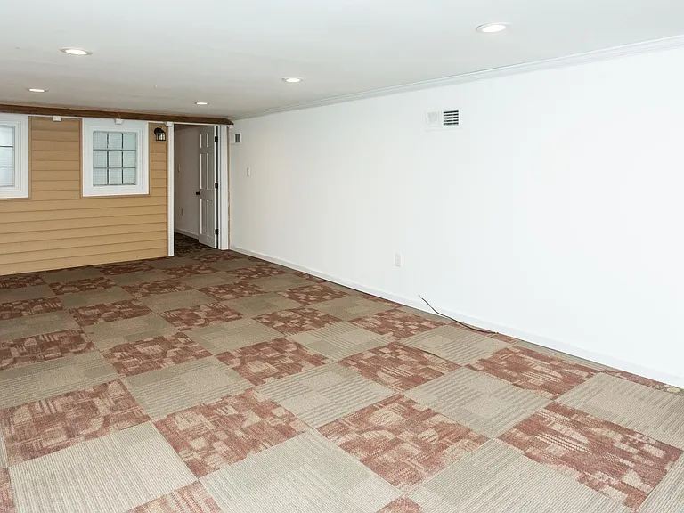 7507 Devonshire Ave — Photo 16