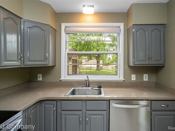 5th image of 312 Dover Rd