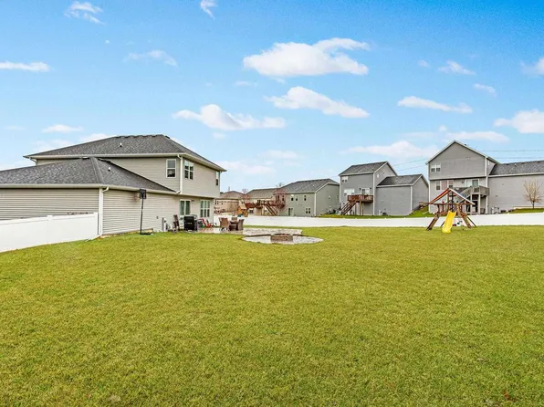 26 HICKORY NUT Court, Mcfarland, WI 53558