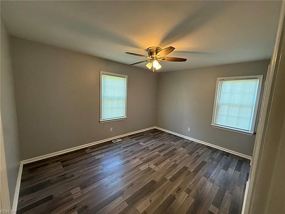 3rd image of 191 Lori Cir