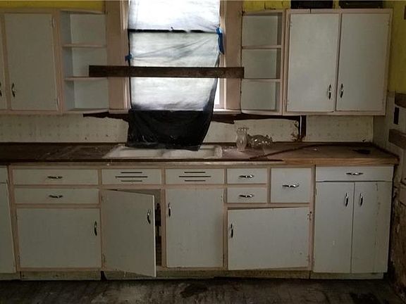 5th image of 1221 N 7th St