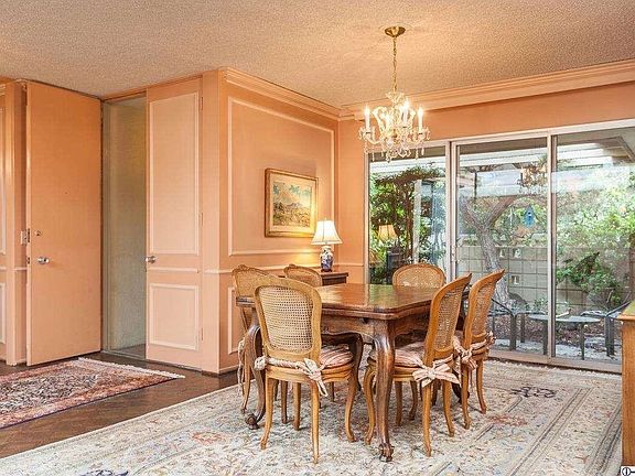 3rd image of 1040 S Orange Grove Blvd Unit 17