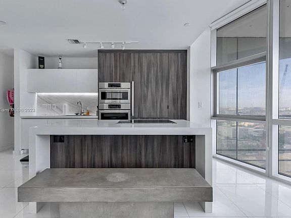 2nd image of 851 NE 1st St #1202