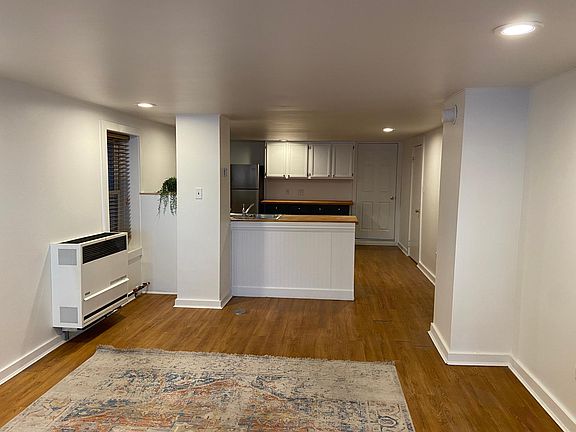 2nd image of 3012 N Oakley Ave #G