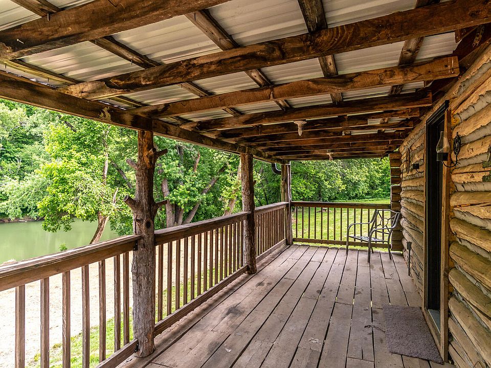 25th image of 2915 College Hill Rd