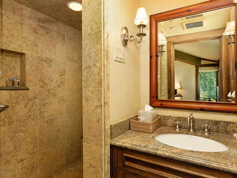 565 N Starwood Dr — Photo 20