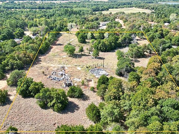 4th image of 2424 County Road 1344 Rd