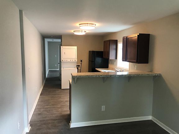 4th image of 755 Charles Ave