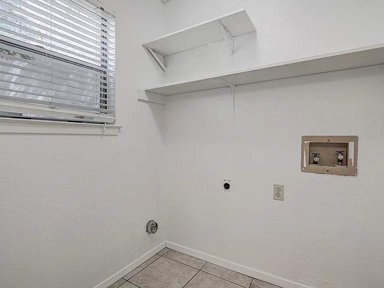 3560 Ranch Road 2222 — Photo 11