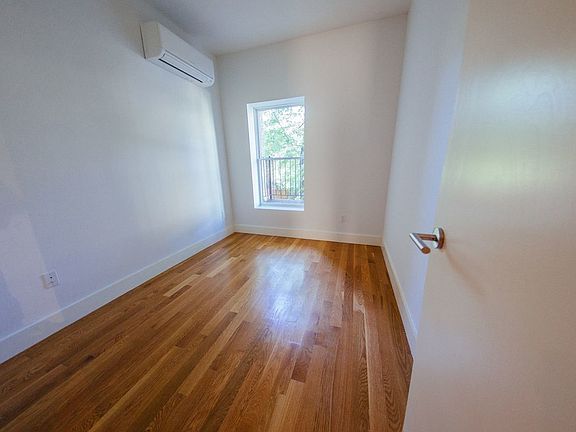 4th image of 125 Lefferts Pl APT 4A