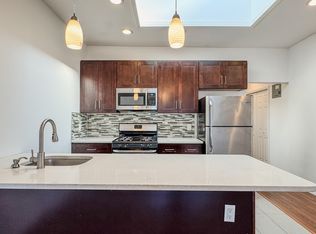 209 Main St #2N, Farmingdale, NY 11735