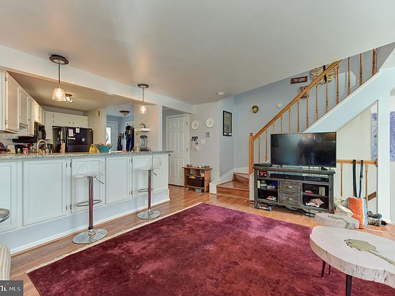 3rd image of 5818 Norham Dr