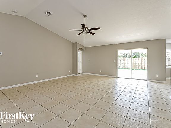 3rd image of 15 Wheatfield Dr