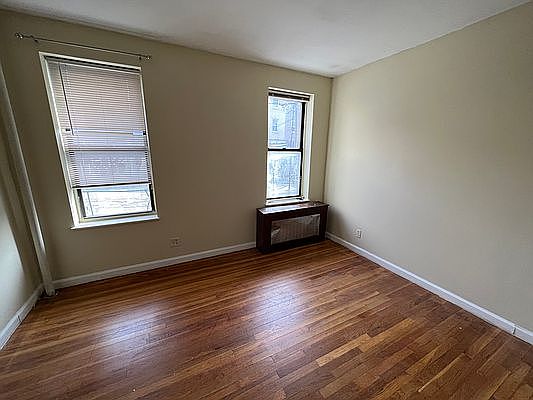 5th image of 2147 27th St APT A3