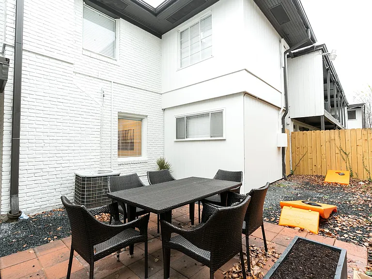 2232 Bellefontaine St #10 — Photo 7
