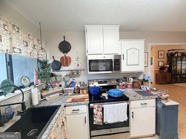 130 Woodvalley Dr — Photo 10