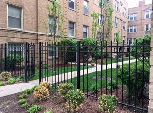 209 Washington Blvd APT 3S, Oak Park, IL 60302