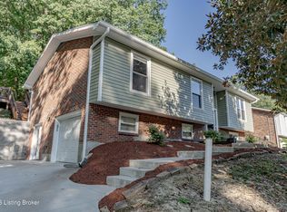 9104 Royal Oak Dr, Louisville, KY 40272
