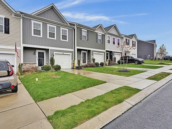 3rd image of 130 Maple Run Dr