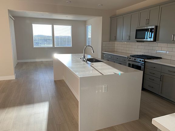 4th image of 1499 Seneca Cir