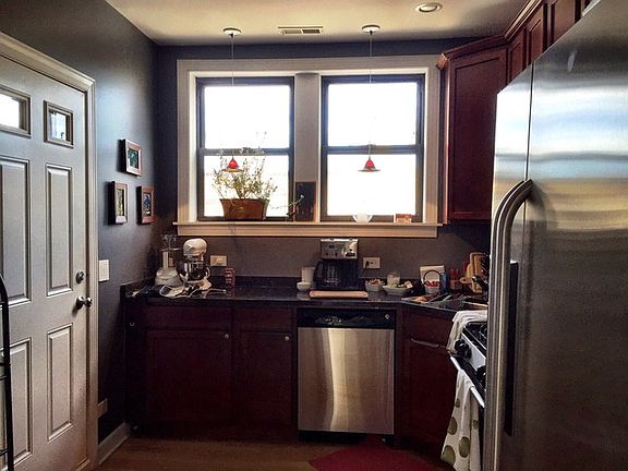 4th image of 739 W Cornelia Ave APT 3N